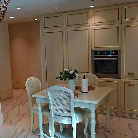 Sisli Bomonti Merkez, Uecretsiz Otopark, Metro, 9 * Istanbul